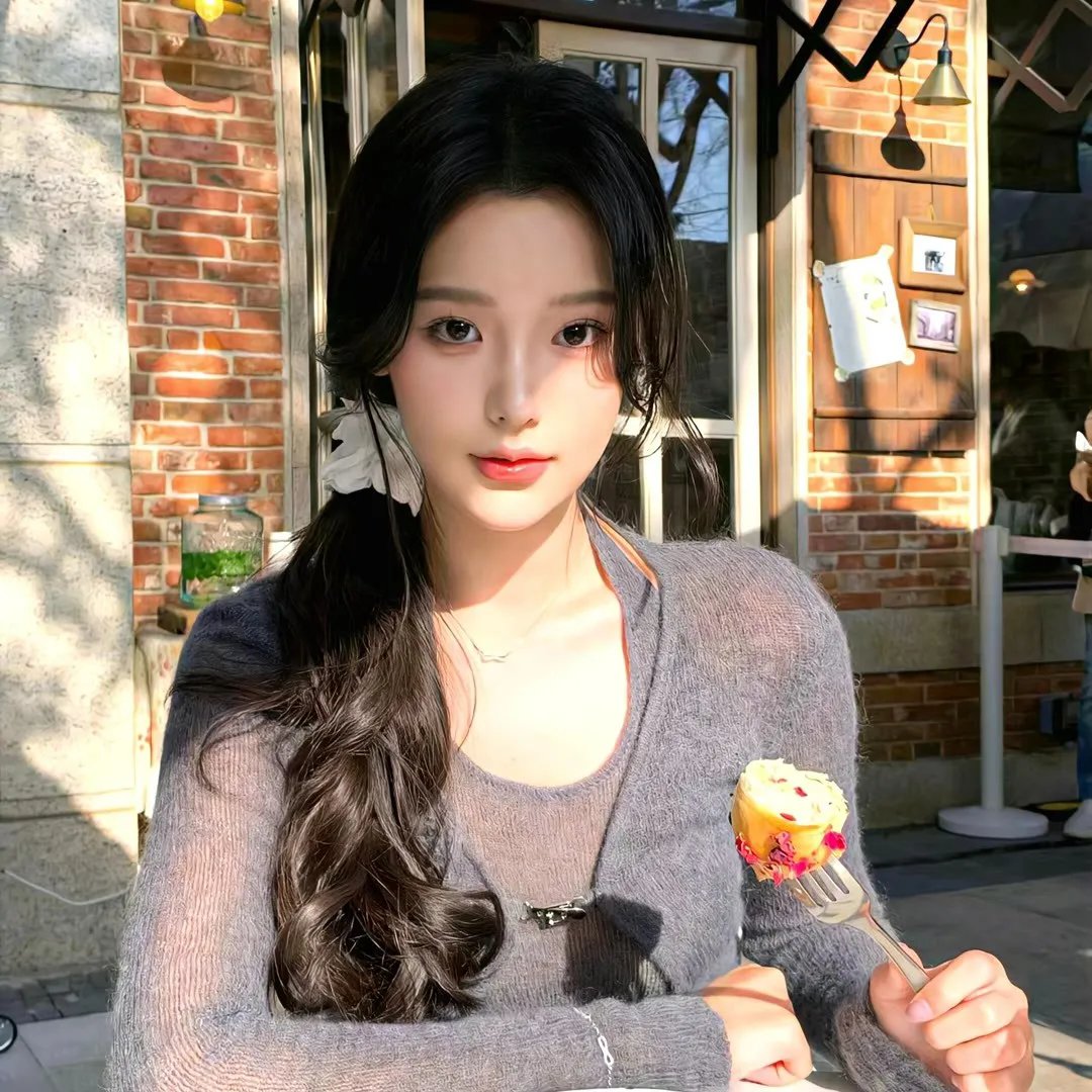 怪诞秀封面